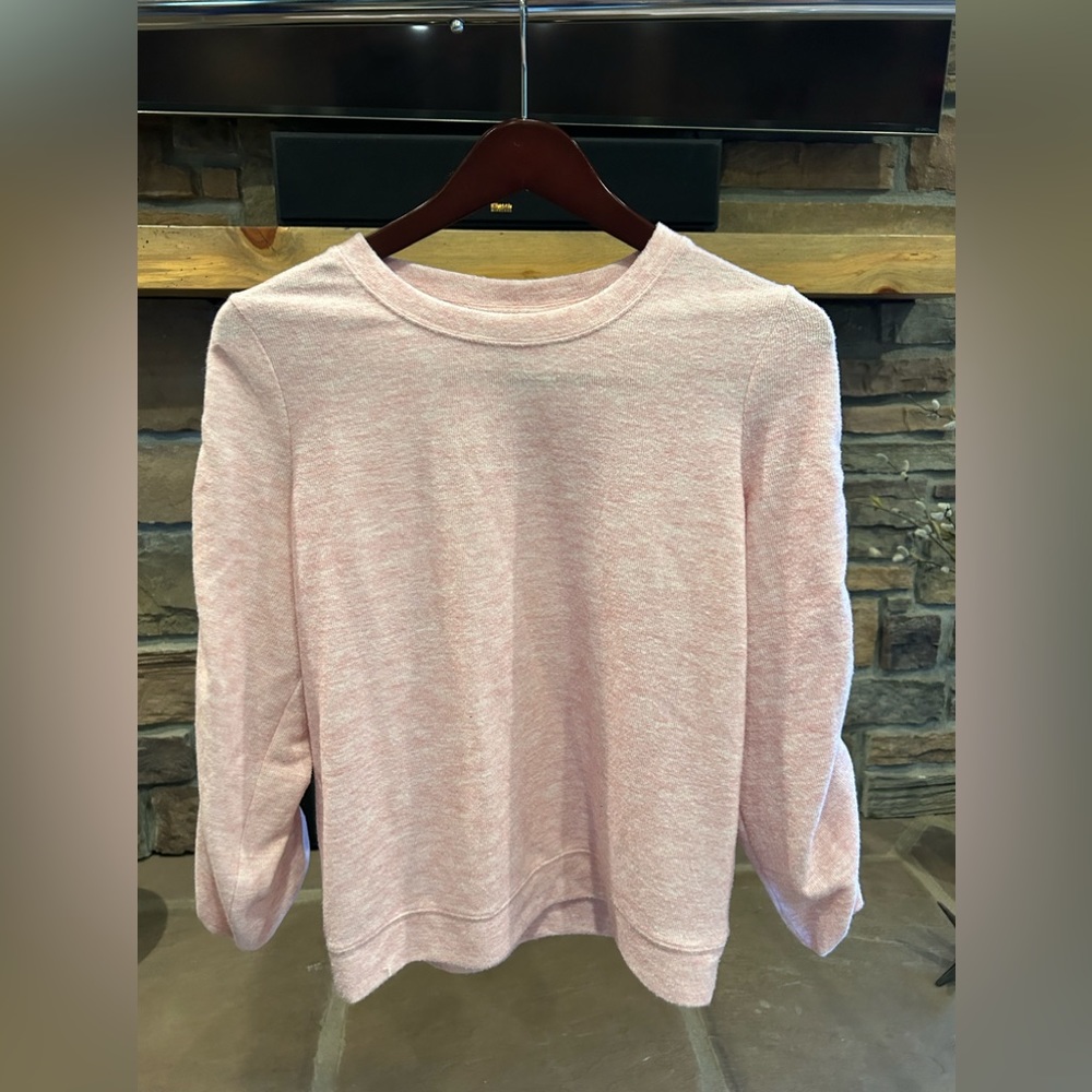 Woman’s Pink Simply Vera Vera Wang Sweater